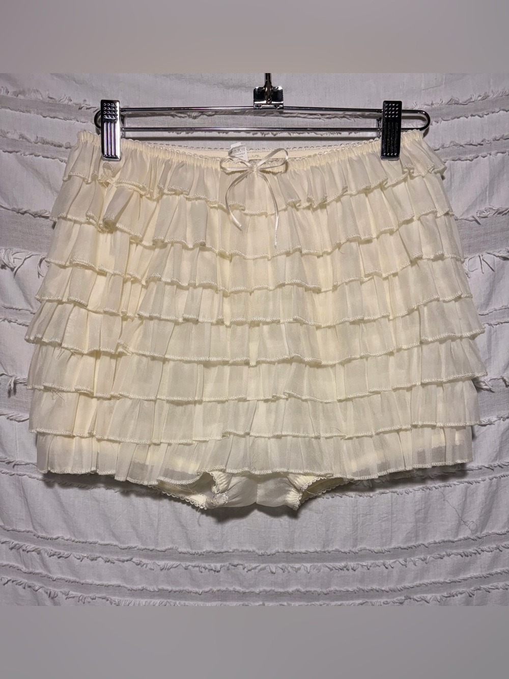 Layered ruffle babydoll shorts.
Whimsy aesthetic, fairycore, festival